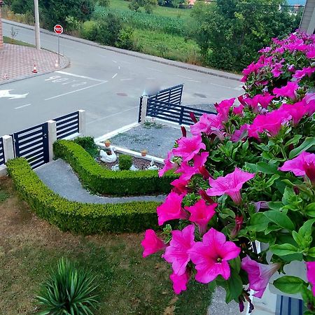 Apartman Swans Оточац Екстер'єр фото