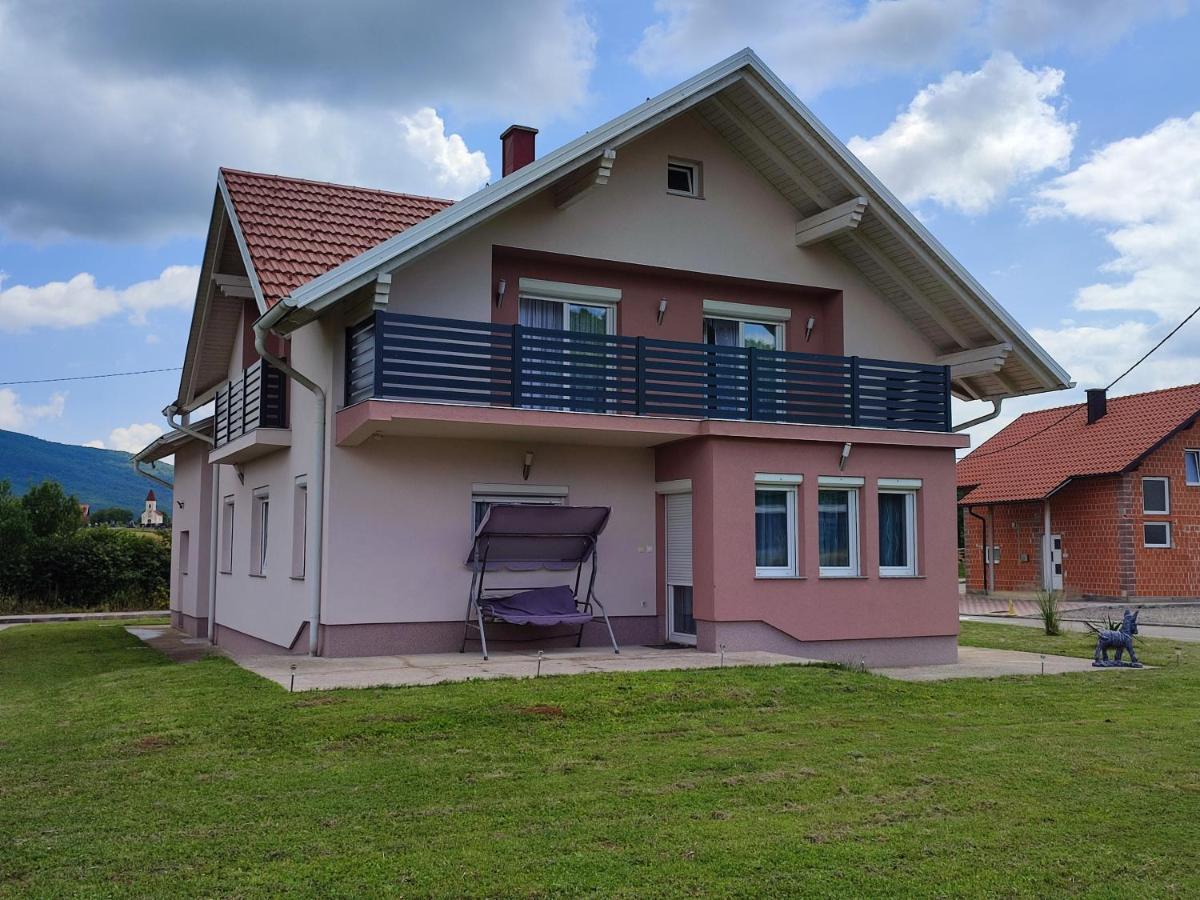 Apartman Swans Оточац Екстер'єр фото