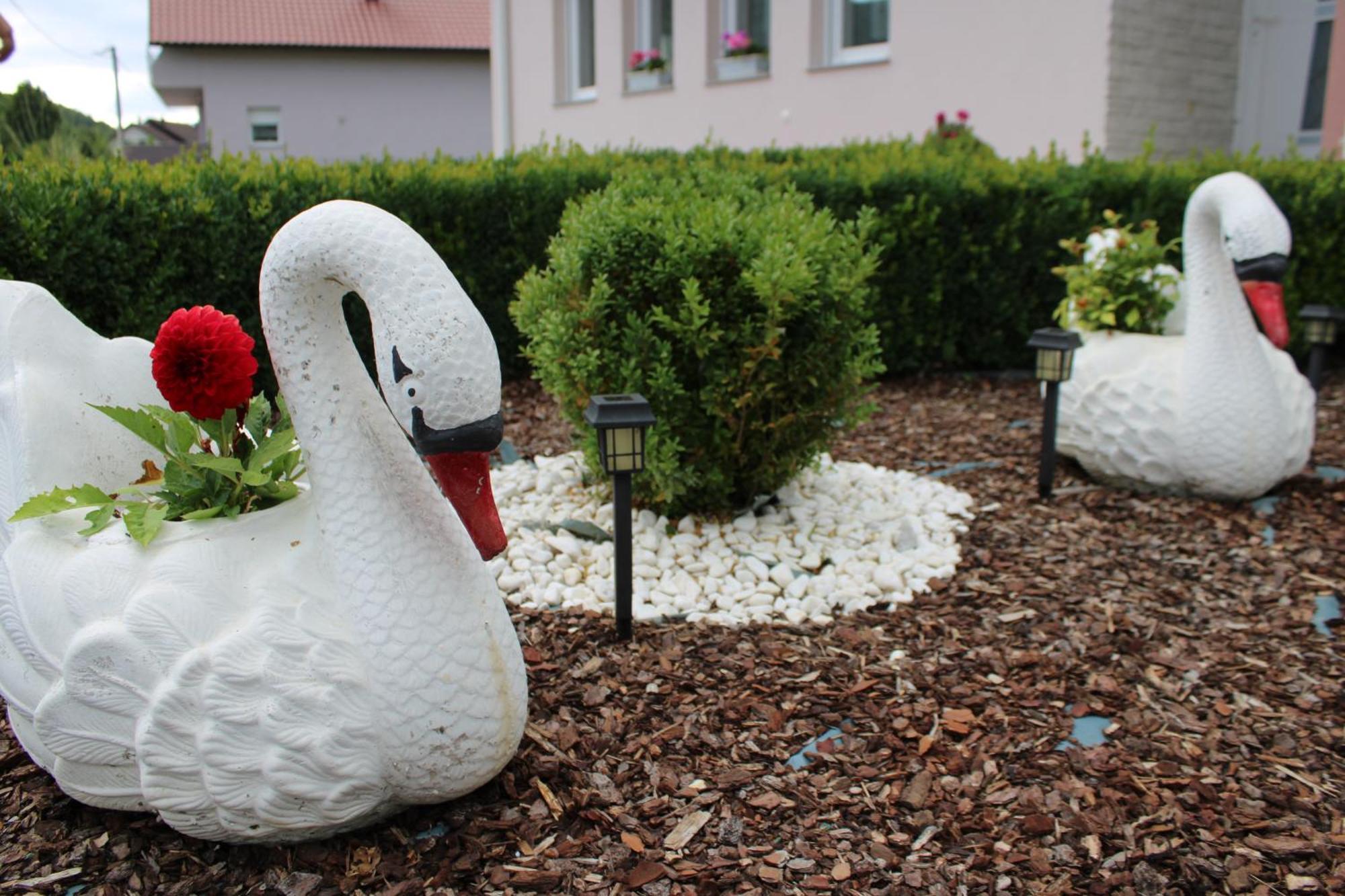 Apartman Swans Оточац Екстер'єр фото