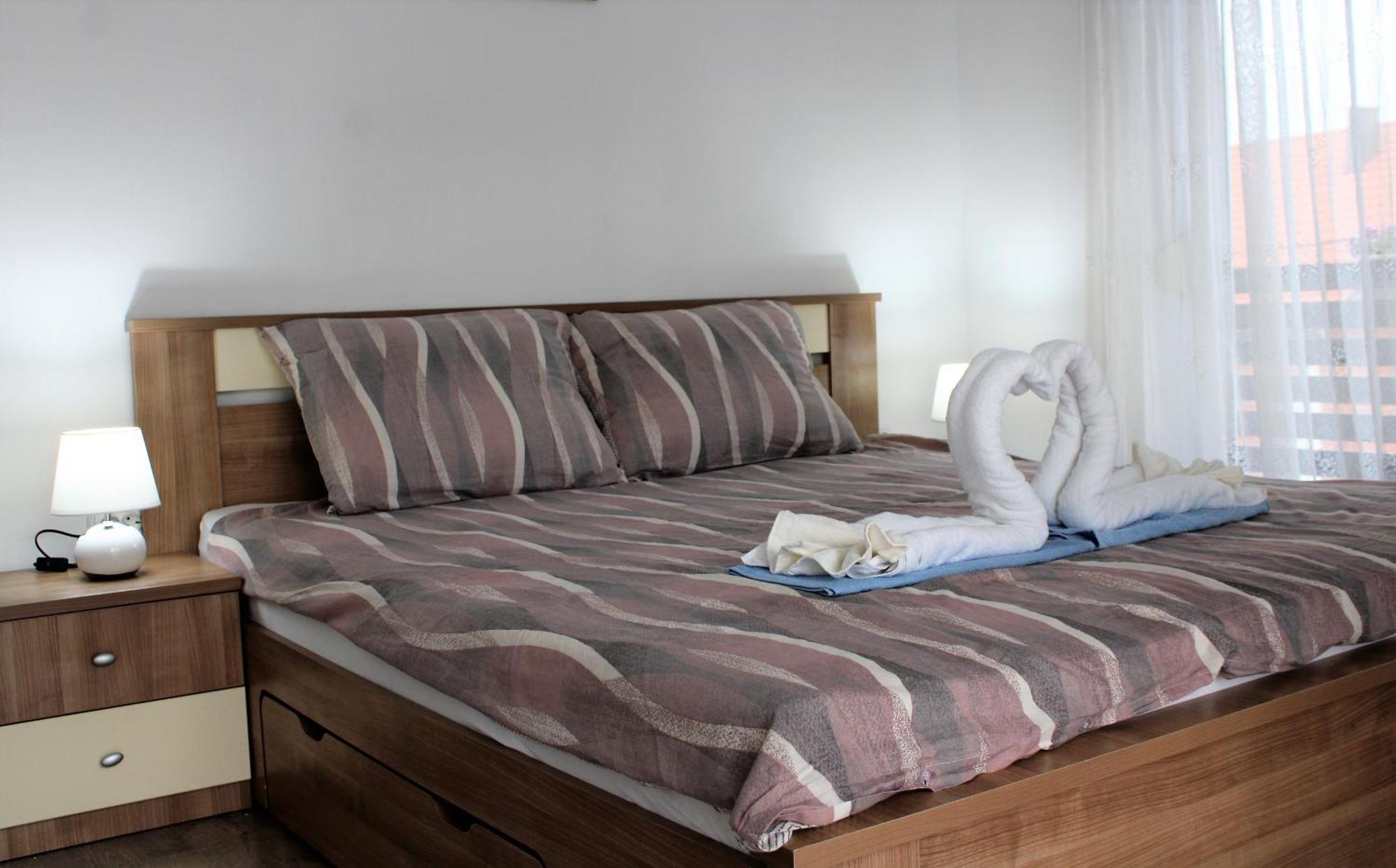 Apartman Swans Оточац Екстер'єр фото