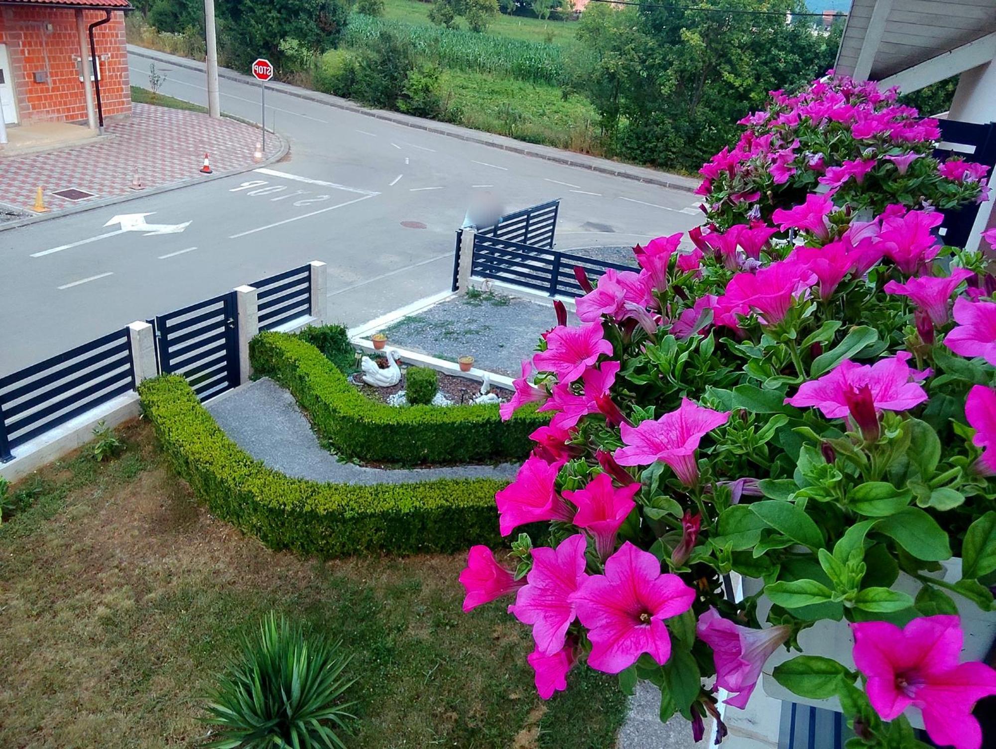 Apartman Swans Оточац Екстер'єр фото